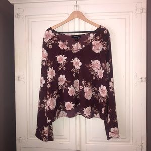 Long bell sleeved shirt